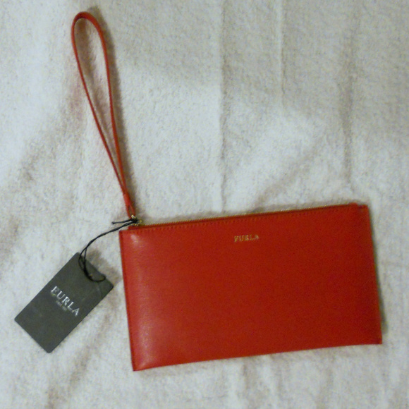 Furla Leather Envelope wristlet bag Babylon XL Red NWT - Picture 1 of 7